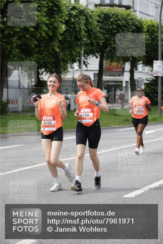 15.06.2025 - REWE Women's Run Jannik Wohlers http://msf.ph/oto/7961971 15.06.2025 09:46:36 Laufen 11, 5152, 5180, 5409 meine-sportfotos.de
