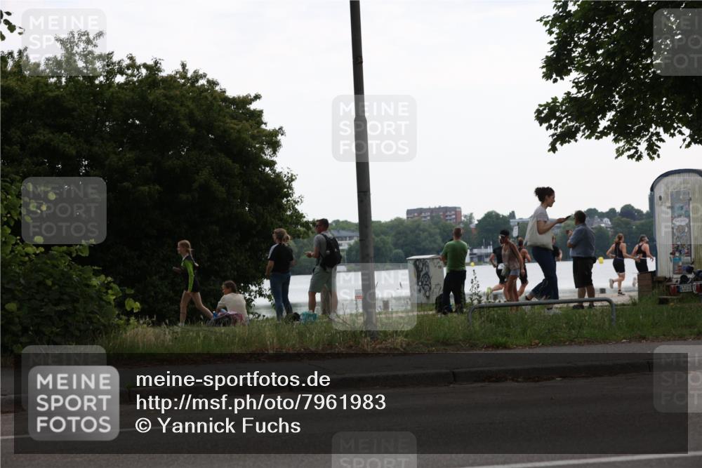 15.06.2025 - 7 Türme Triathlon Yannick Fuchs http://msf.ph/oto/7961983 15.06.2025 10:12:05 Radfahren  meine-sportfotos.de