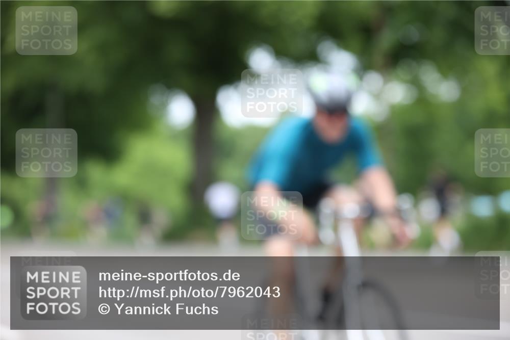 15.06.2025 - 7 Türme Triathlon Yannick Fuchs http://msf.ph/oto/7962043 15.06.2025 13:50:55 Radfahren 256, 645, 867, 954 meine-sportfotos.de