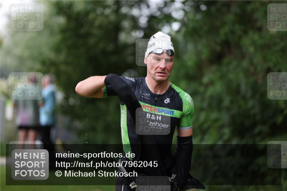 15.06.2025 - 7 Türme Triathlon Michael Strokosch http://msf.ph/oto/7962045 15.06.2025 12:14:08 Schwimmen 370, 395, 439, 442, 466, 497, 501, 543, 599 meine-sportfotos.de