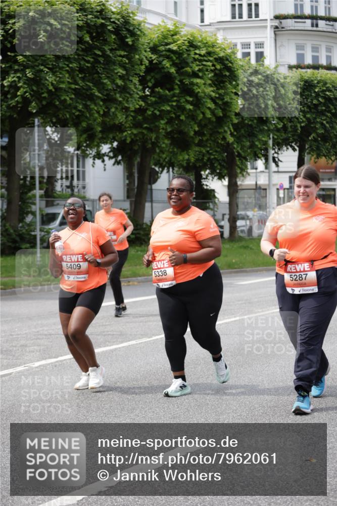 15.06.2025 - REWE Women's Run Jannik Wohlers http://msf.ph/oto/7962061 15.06.2025 09:46:41 Laufen 5409, 5338, 5287 meine-sportfotos.de
