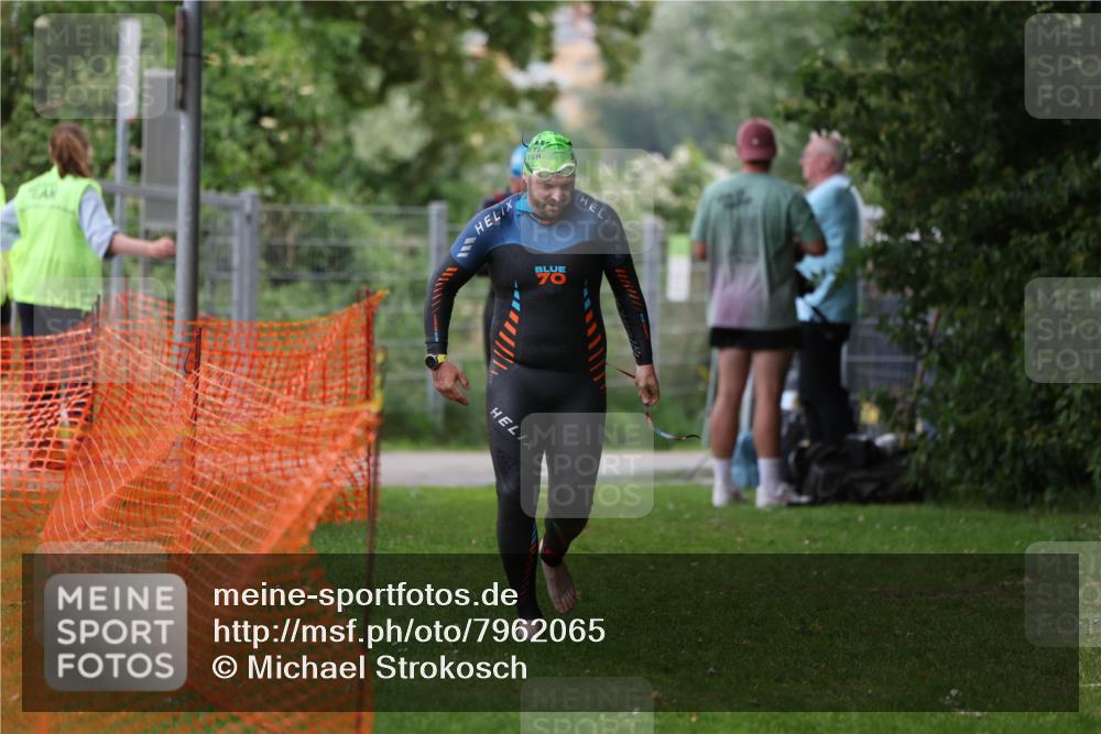 15.06.2025 - 7 Türme Triathlon Michael Strokosch http://msf.ph/oto/7962065 15.06.2025 12:14:14 Schwimmen 370, 439, 442, 466, 497, 498, 501, 543 meine-sportfotos.de