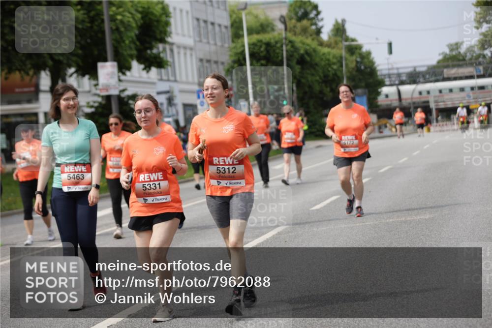 15.06.2025 - REWE Women's Run Jannik Wohlers http://msf.ph/oto/7962088 15.06.2025 09:46:44 Laufen 5463, 5331, 5312, 5172 meine-sportfotos.de