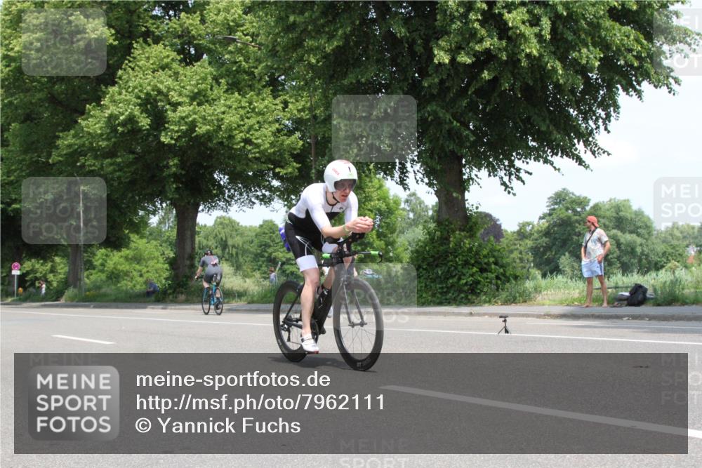 15.06.2025 - 7 Türme Triathlon Yannick Fuchs http://msf.ph/oto/7962111 15.06.2025 12:36:33 Radfahren  meine-sportfotos.de