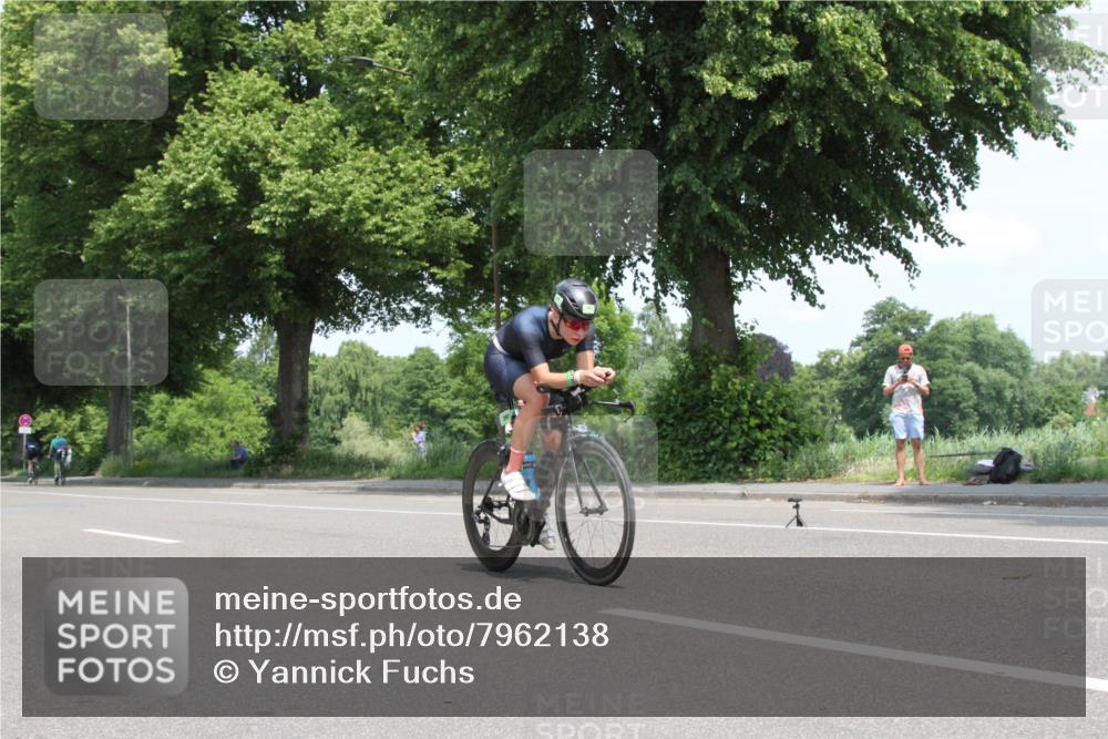 15.06.2025 - 7 Türme Triathlon Yannick Fuchs http://msf.ph/oto/7962138 15.06.2025 12:36:59 Radfahren  meine-sportfotos.de
