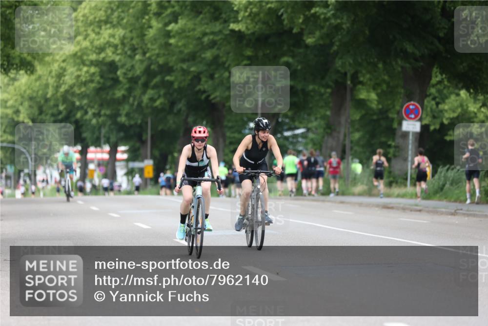 15.06.2025 - 7 Türme Triathlon Yannick Fuchs http://msf.ph/oto/7962140 15.06.2025 13:51:02 Radfahren 213, 304, 645, 867, 936, 1012 meine-sportfotos.de