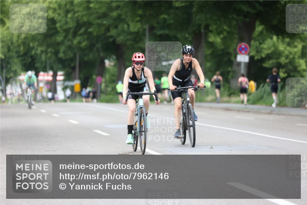15.06.2025 - 7 Türme Triathlon Yannick Fuchs http://msf.ph/oto/7962146 15.06.2025 13:51:02 Radfahren 213, 304, 645, 867, 936, 1012 meine-sportfotos.de