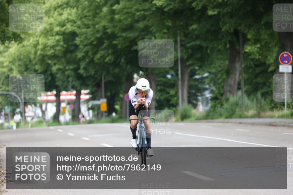 15.06.2025 - 7 Türme Triathlon Yannick Fuchs http://msf.ph/oto/7962149 15.06.2025 10:55:44 Radfahren 218, 282 meine-sportfotos.de