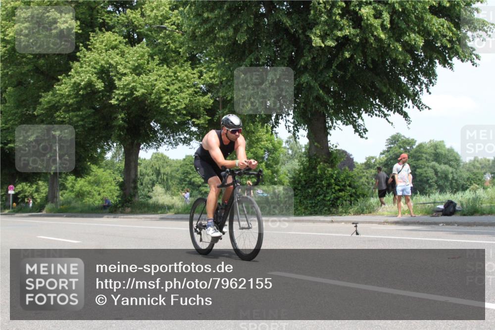 15.06.2025 - 7 Türme Triathlon Yannick Fuchs http://msf.ph/oto/7962155 15.06.2025 12:37:21 Radfahren  meine-sportfotos.de