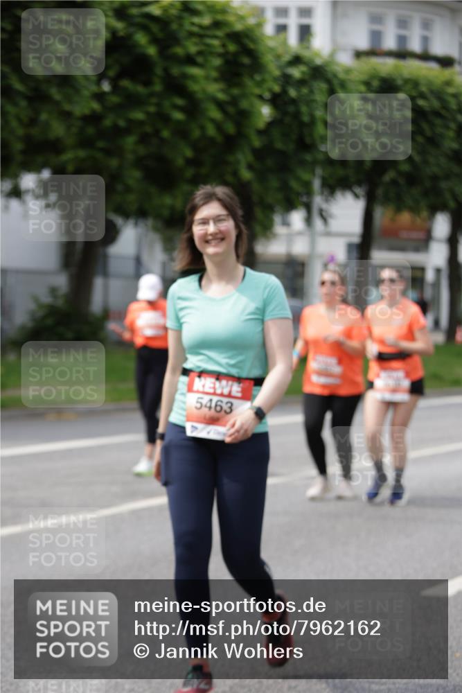15.06.2025 - REWE Women's Run Jannik Wohlers http://msf.ph/oto/7962162 15.06.2025 09:46:47 Laufen 5463 meine-sportfotos.de