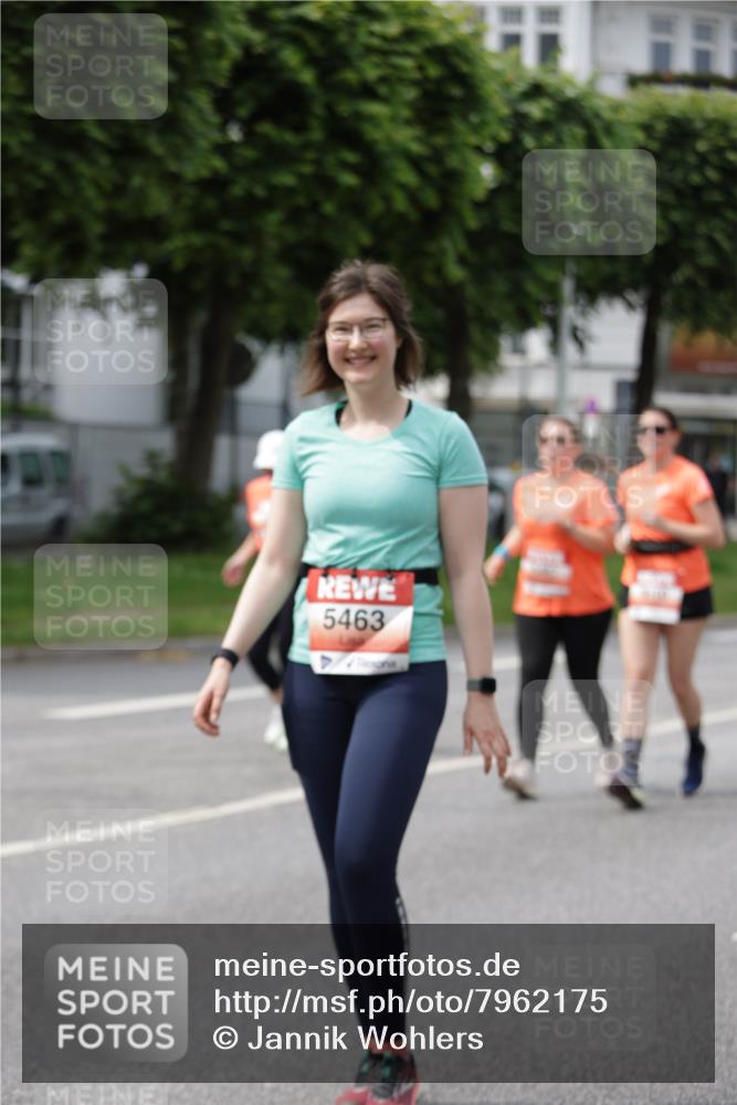 15.06.2025 - REWE Women's Run Jannik Wohlers http://msf.ph/oto/7962175 15.06.2025 09:46:47 Laufen 5463 meine-sportfotos.de