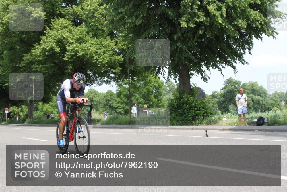 15.06.2025 - 7 Türme Triathlon Yannick Fuchs http://msf.ph/oto/7962190 15.06.2025 12:37:56 Radfahren  meine-sportfotos.de
