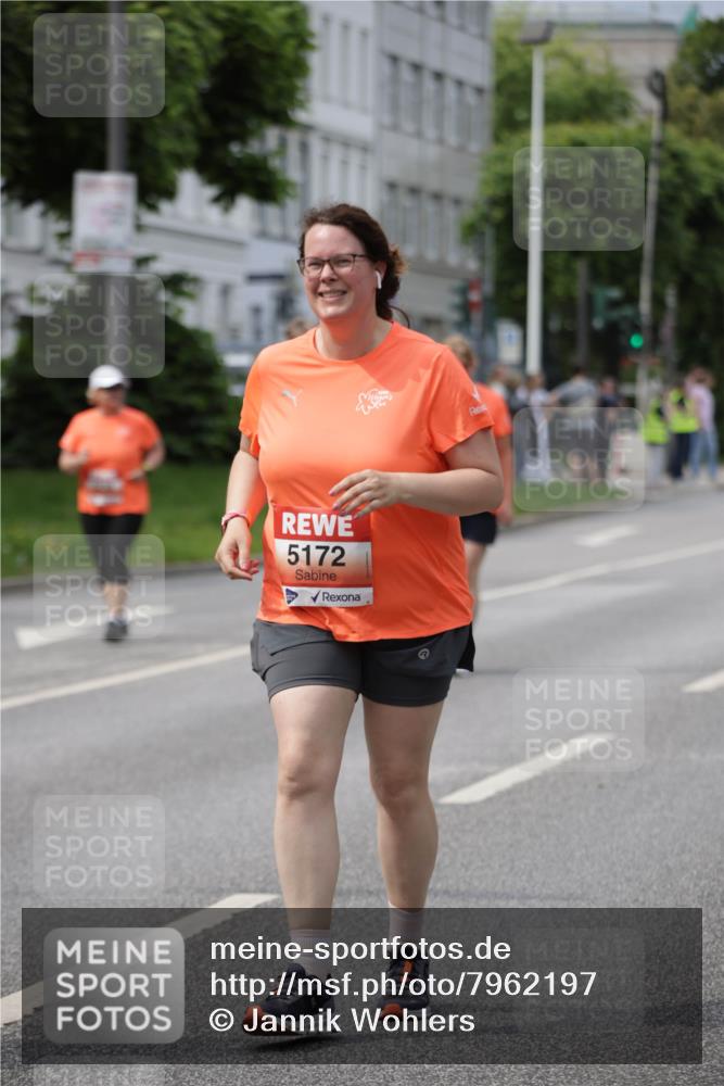 15.06.2025 - REWE Women's Run Jannik Wohlers http://msf.ph/oto/7962197 15.06.2025 09:46:49 Laufen 5172 meine-sportfotos.de