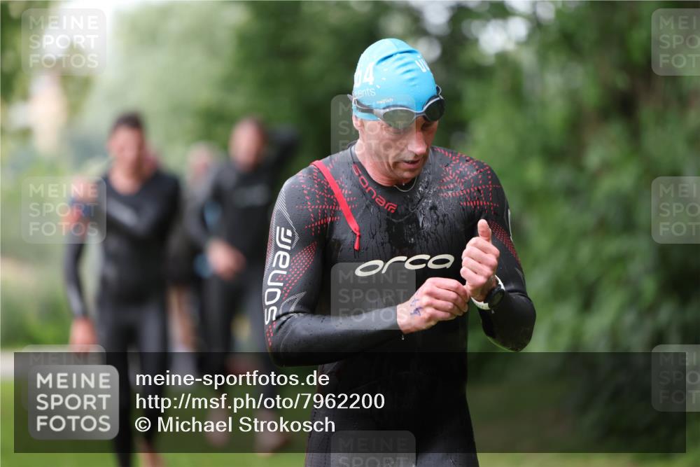15.06.2025 - 7 Türme Triathlon Michael Strokosch http://msf.ph/oto/7962200 15.06.2025 12:14:21 Schwimmen 370, 439, 442, 466, 496, 498 meine-sportfotos.de