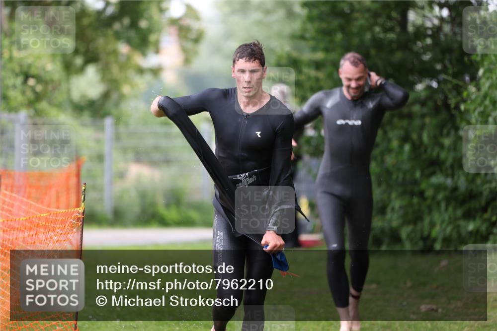 15.06.2025 - 7 Türme Triathlon Michael Strokosch http://msf.ph/oto/7962210 15.06.2025 12:14:22 Schwimmen 370, 439, 442, 466, 496, 498 meine-sportfotos.de