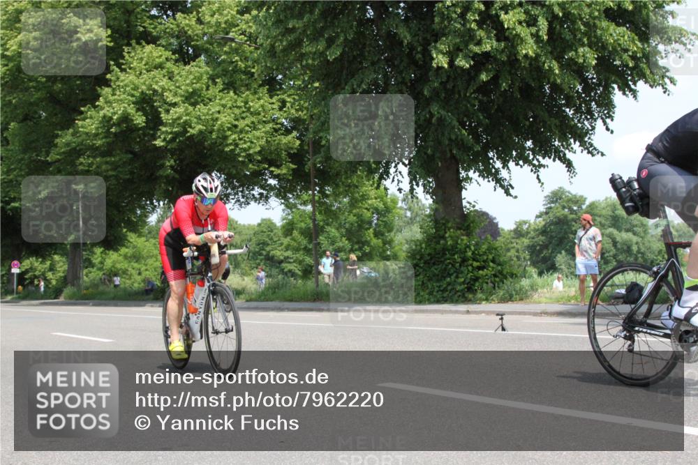 15.06.2025 - 7 Türme Triathlon Yannick Fuchs http://msf.ph/oto/7962220 15.06.2025 12:37:58 Radfahren  meine-sportfotos.de