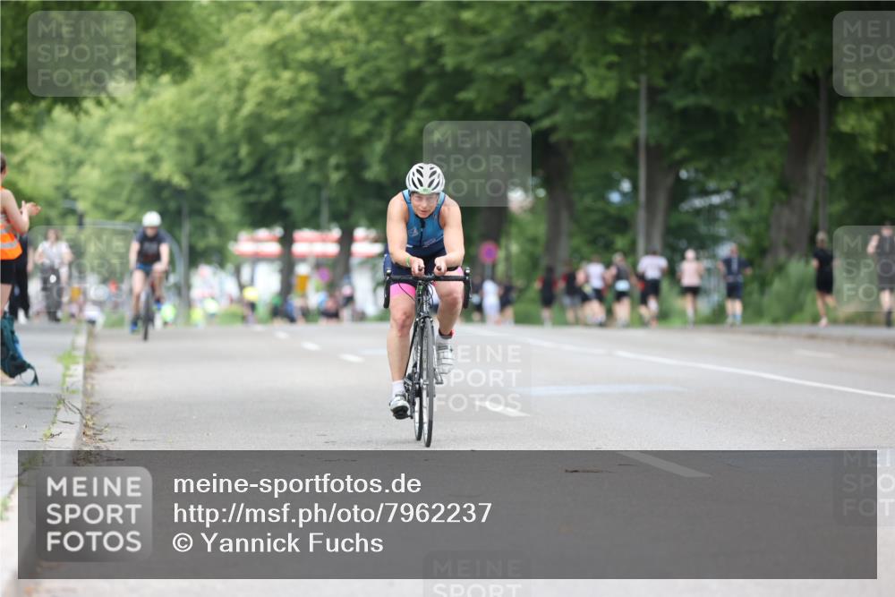 15.06.2025 - 7 Türme Triathlon Yannick Fuchs http://msf.ph/oto/7962237 15.06.2025 13:51:35 Radfahren 977 meine-sportfotos.de