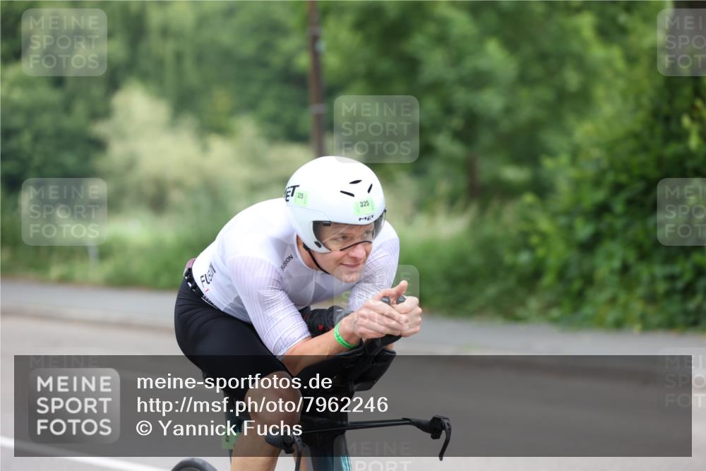 15.06.2025 - 7 Türme Triathlon Yannick Fuchs http://msf.ph/oto/7962246 15.06.2025 11:00:16 Radfahren  meine-sportfotos.de
