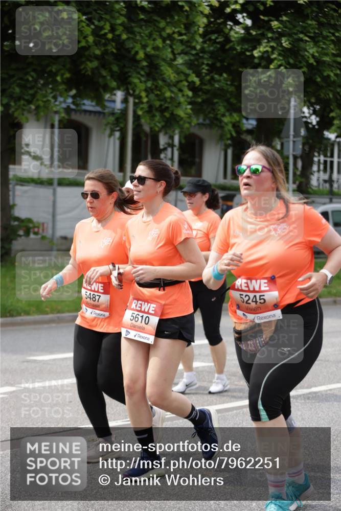 15.06.2025 - REWE Women's Run Jannik Wohlers http://msf.ph/oto/7962251 15.06.2025 09:46:50 Laufen 5487, 5610, 5245 meine-sportfotos.de