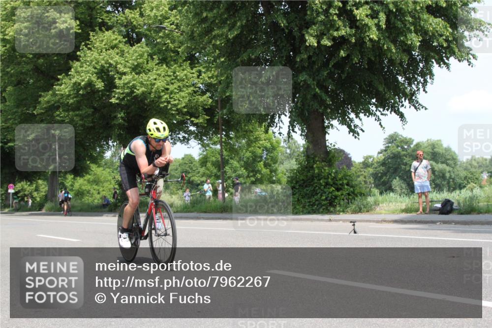 15.06.2025 - 7 Türme Triathlon Yannick Fuchs http://msf.ph/oto/7962267 15.06.2025 12:38:45 Radfahren  meine-sportfotos.de