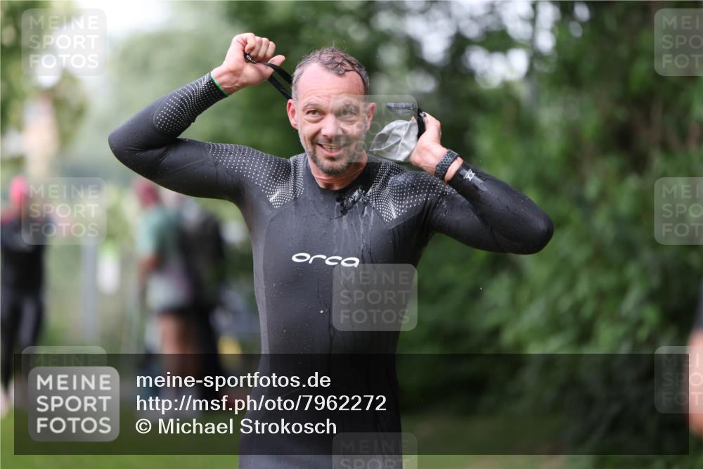 15.06.2025 - 7 Türme Triathlon Michael Strokosch http://msf.ph/oto/7962272 15.06.2025 12:14:25 Schwimmen 370, 439, 442, 466, 496, 498 meine-sportfotos.de