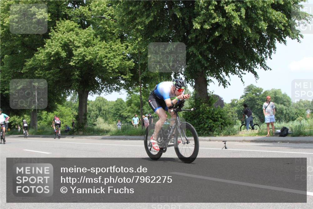 15.06.2025 - 7 Türme Triathlon Yannick Fuchs http://msf.ph/oto/7962275 15.06.2025 12:38:59 Radfahren  meine-sportfotos.de