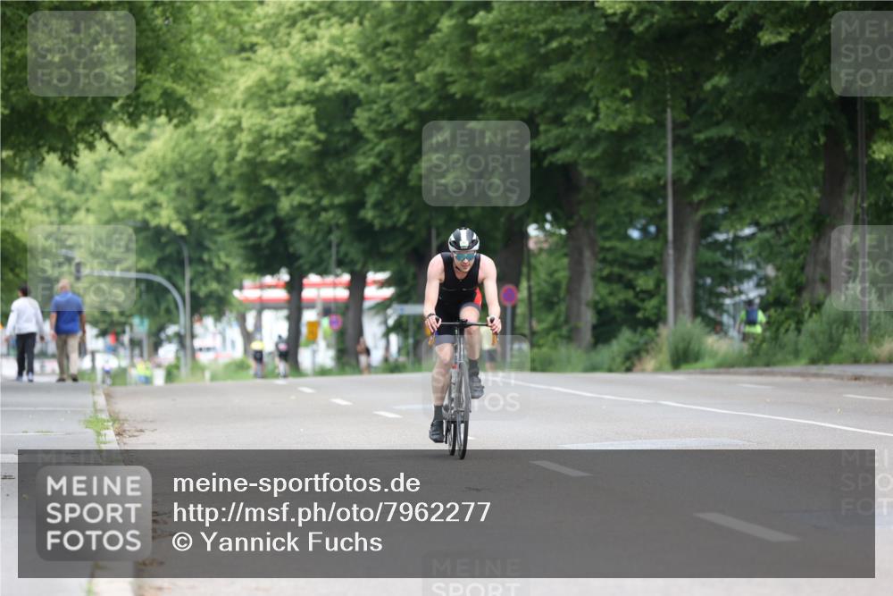15.06.2025 - 7 Türme Triathlon Yannick Fuchs http://msf.ph/oto/7962277 15.06.2025 11:02:04 Radfahren 222, 297 meine-sportfotos.de