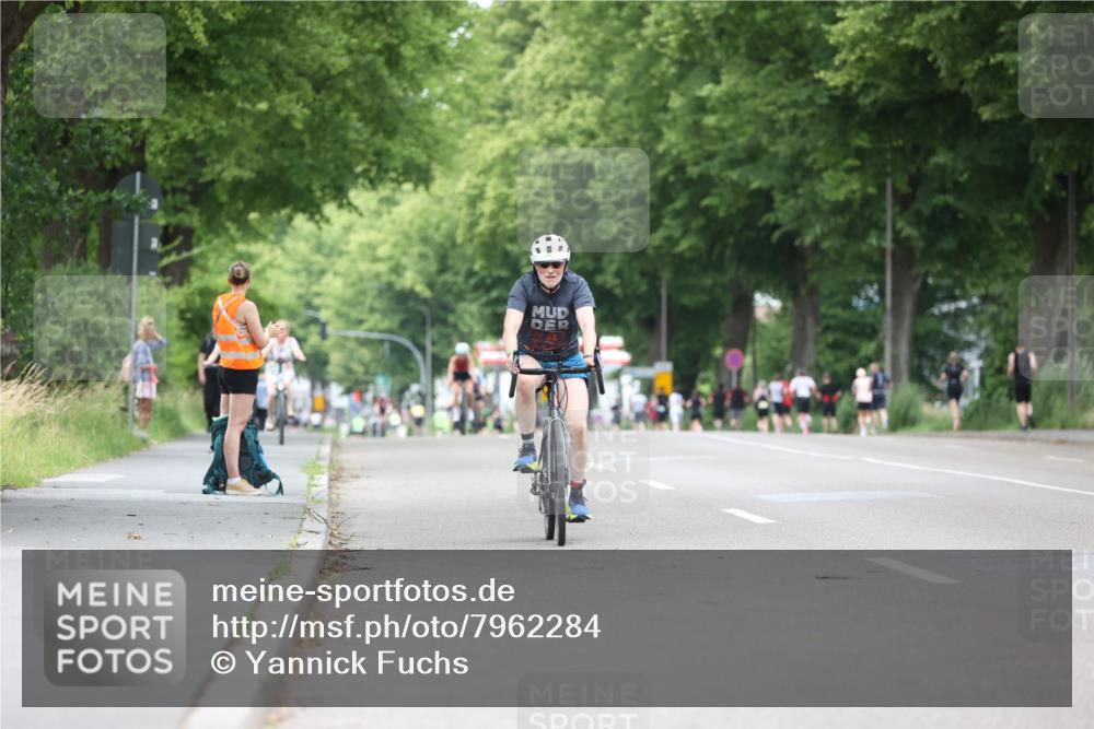 15.06.2025 - 7 Türme Triathlon Yannick Fuchs http://msf.ph/oto/7962284 15.06.2025 13:51:40 Radfahren 977, 1008 meine-sportfotos.de