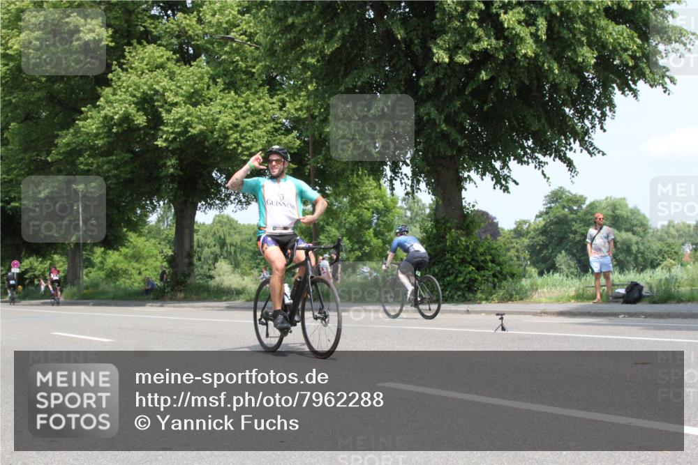 15.06.2025 - 7 Türme Triathlon Yannick Fuchs http://msf.ph/oto/7962288 15.06.2025 12:39:01 Radfahren  meine-sportfotos.de