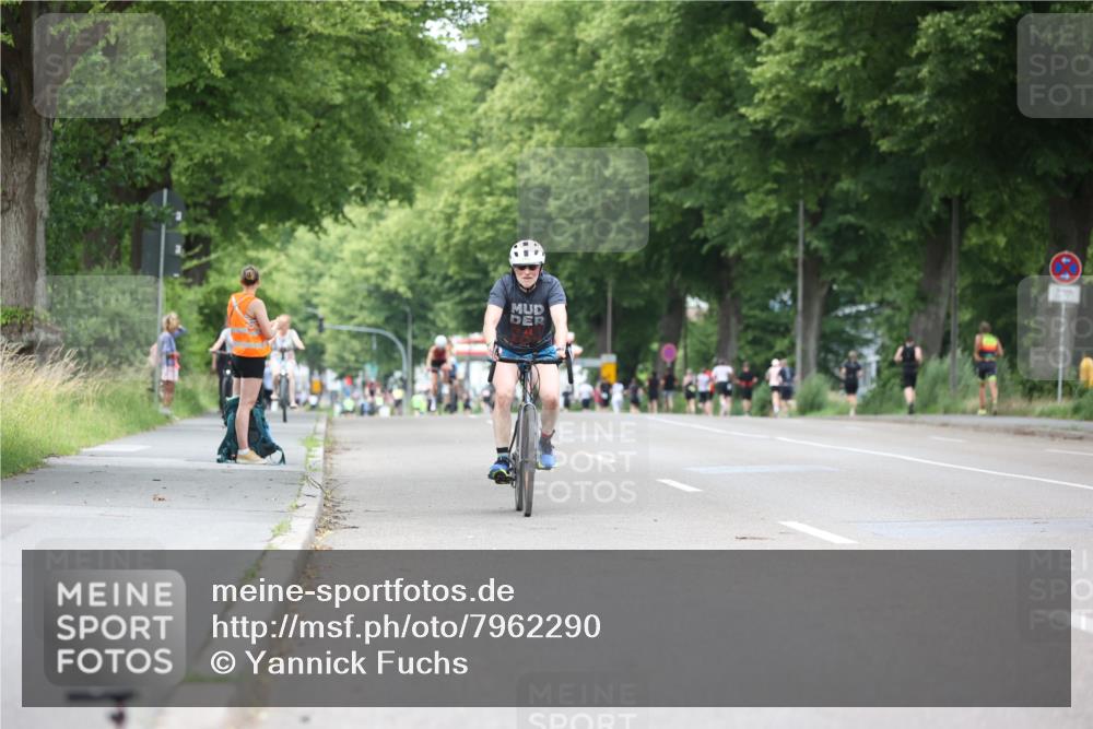 15.06.2025 - 7 Türme Triathlon Yannick Fuchs http://msf.ph/oto/7962290 15.06.2025 13:51:41 Radfahren 718, 1008 meine-sportfotos.de