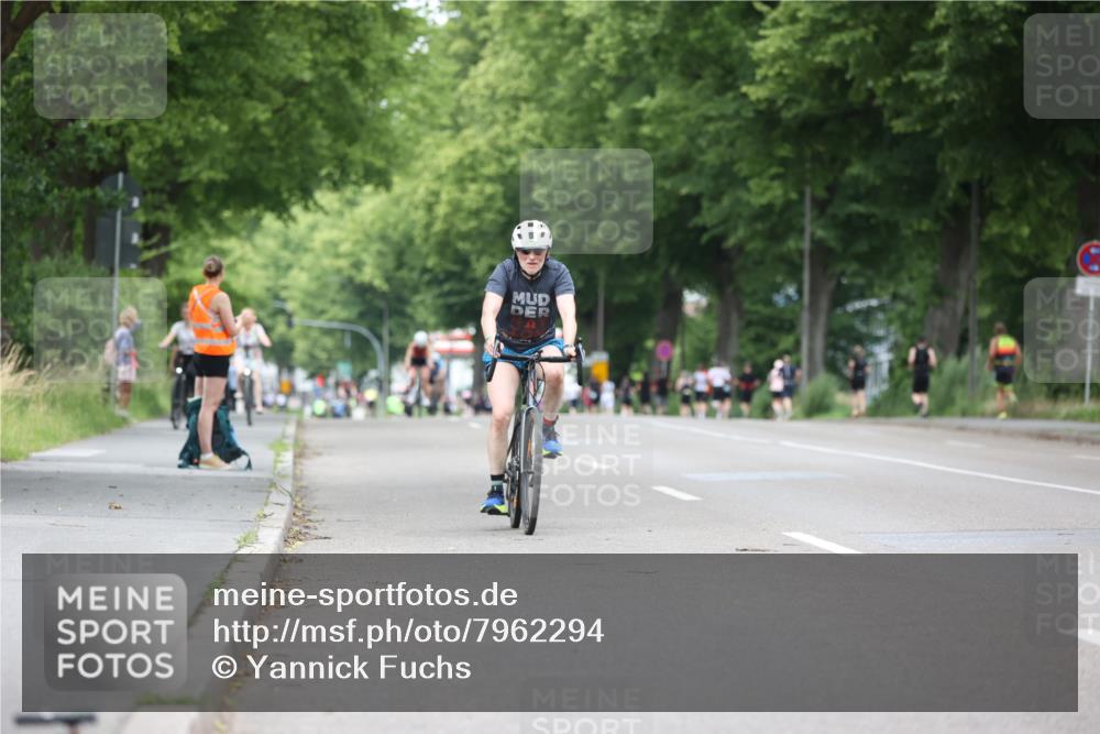 15.06.2025 - 7 Türme Triathlon Yannick Fuchs http://msf.ph/oto/7962294 15.06.2025 13:51:41 Radfahren 718, 1008 meine-sportfotos.de