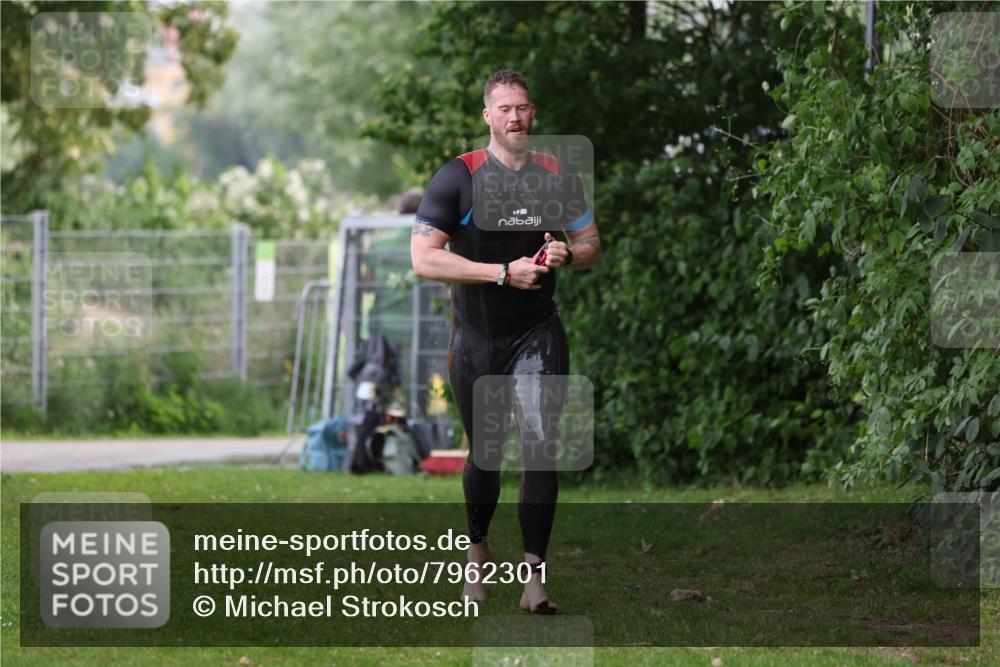 15.06.2025 - 7 Türme Triathlon Michael Strokosch http://msf.ph/oto/7962301 15.06.2025 12:14:28 Schwimmen 370, 439, 442, 466, 496, 498 meine-sportfotos.de