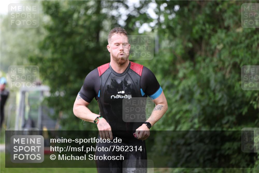 15.06.2025 - 7 Türme Triathlon Michael Strokosch http://msf.ph/oto/7962314 15.06.2025 12:14:30 Schwimmen 370, 439, 442, 466, 496, 498 meine-sportfotos.de