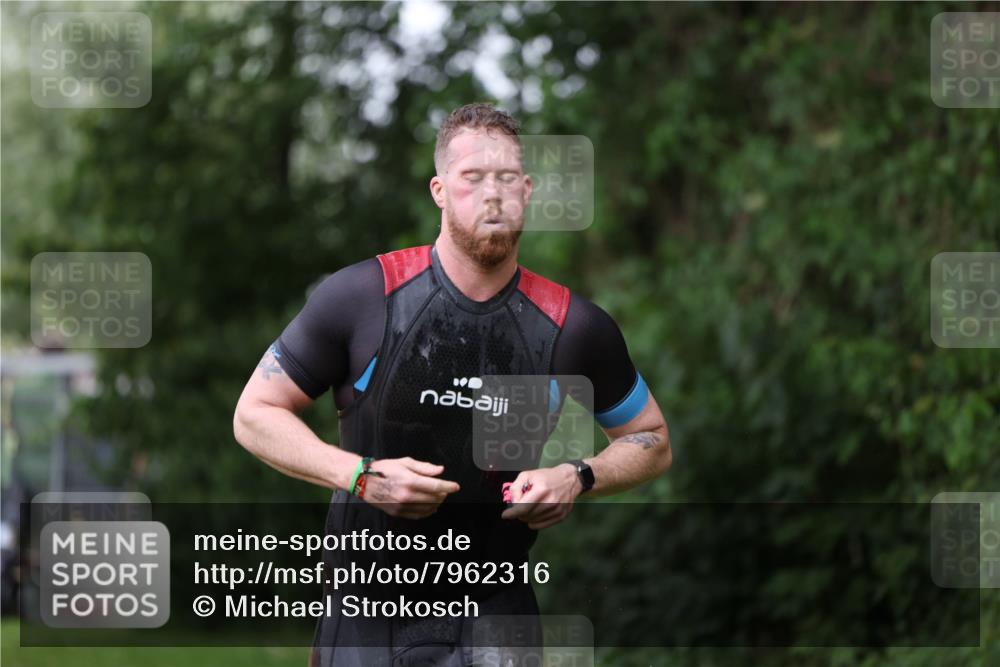 15.06.2025 - 7 Türme Triathlon Michael Strokosch http://msf.ph/oto/7962316 15.06.2025 12:14:30 Schwimmen 370, 439, 442, 466, 496, 498 meine-sportfotos.de