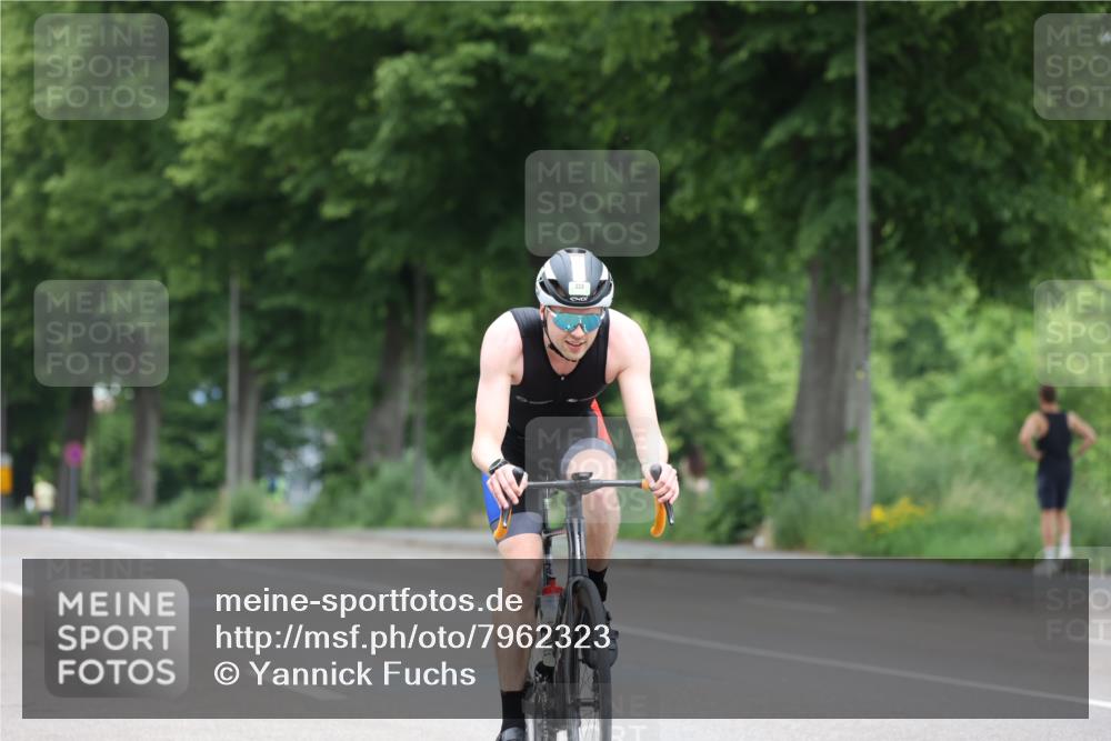 15.06.2025 - 7 Türme Triathlon Yannick Fuchs http://msf.ph/oto/7962323 15.06.2025 11:02:05 Radfahren 222, 297 meine-sportfotos.de