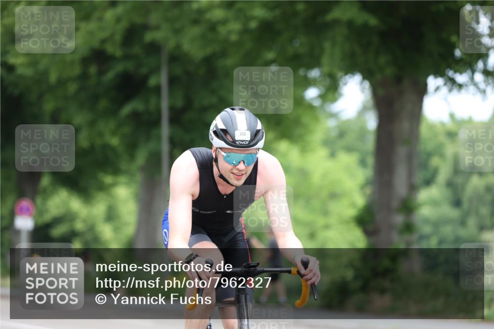 15.06.2025 - 7 Türme Triathlon Yannick Fuchs http://msf.ph/oto/7962327 15.06.2025 11:02:06 Radfahren 222, 297 meine-sportfotos.de