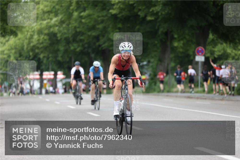 15.06.2025 - 7 Türme Triathlon Yannick Fuchs http://msf.ph/oto/7962340 15.06.2025 13:51:47 Radfahren 718, 893, 1021 meine-sportfotos.de