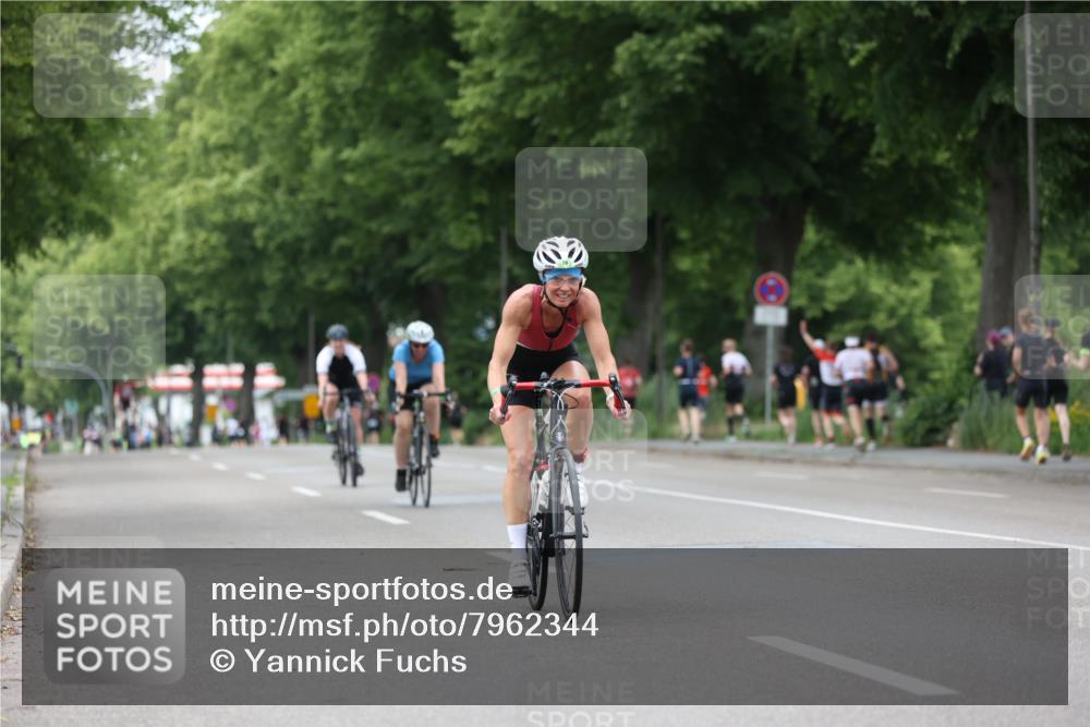 15.06.2025 - 7 Türme Triathlon Yannick Fuchs http://msf.ph/oto/7962344 15.06.2025 13:51:47 Radfahren 718, 893, 1021 meine-sportfotos.de