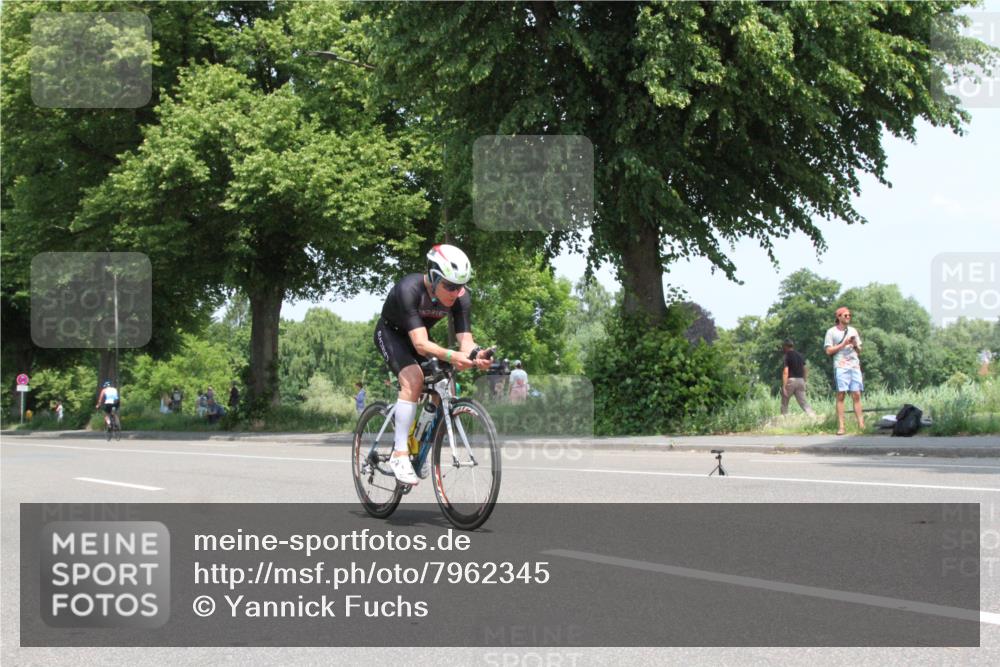15.06.2025 - 7 Türme Triathlon Yannick Fuchs http://msf.ph/oto/7962345 15.06.2025 12:40:12 Radfahren  meine-sportfotos.de