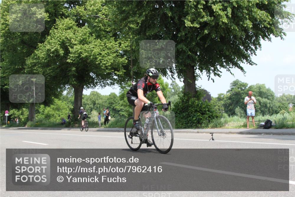15.06.2025 - 7 Türme Triathlon Yannick Fuchs http://msf.ph/oto/7962416 15.06.2025 12:41:01 Radfahren  meine-sportfotos.de