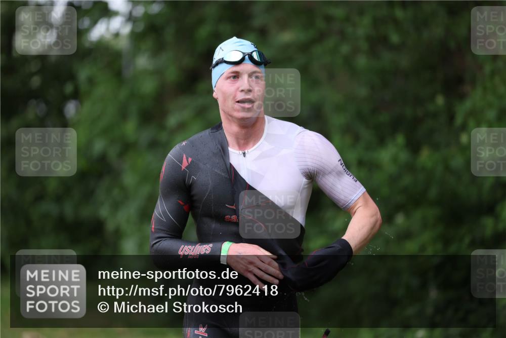 15.06.2025 - 7 Türme Triathlon Michael Strokosch http://msf.ph/oto/7962418 15.06.2025 12:14:38 Schwimmen 375, 448, 477, 496, 498, 655 meine-sportfotos.de