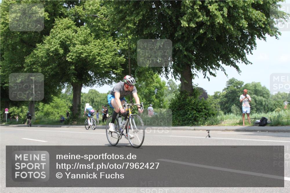 15.06.2025 - 7 Türme Triathlon Yannick Fuchs http://msf.ph/oto/7962427 15.06.2025 12:41:04 Radfahren  meine-sportfotos.de