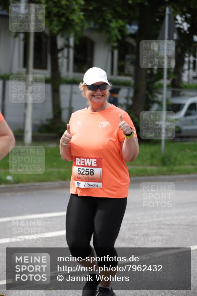 15.06.2025 - REWE Women's Run Jannik Wohlers http://msf.ph/oto/7962432 15.06.2025 09:46:59 Laufen 5258 meine-sportfotos.de