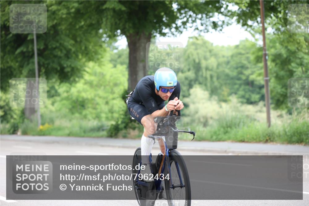 15.06.2025 - 7 Türme Triathlon Yannick Fuchs http://msf.ph/oto/7962434 15.06.2025 11:02:54 Radfahren 261 meine-sportfotos.de