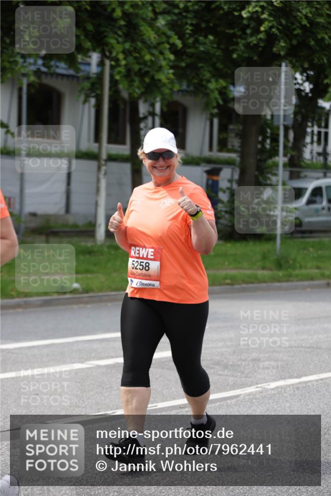 15.06.2025 - REWE Women's Run Jannik Wohlers http://msf.ph/oto/7962441 15.06.2025 09:46:59 Laufen 5258, 17 meine-sportfotos.de