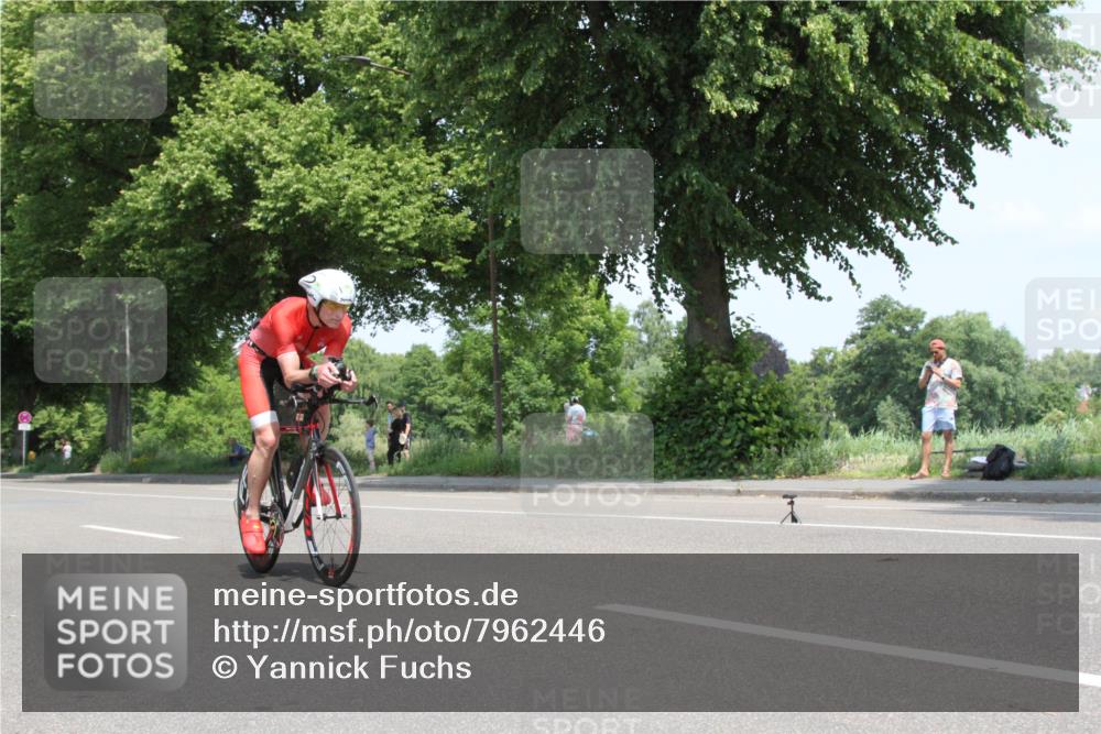 15.06.2025 - 7 Türme Triathlon Yannick Fuchs http://msf.ph/oto/7962446 15.06.2025 12:41:17 Radfahren  meine-sportfotos.de
