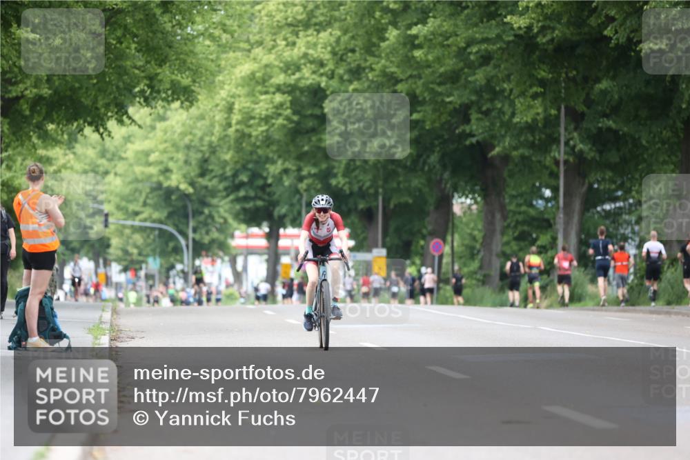 15.06.2025 - 7 Türme Triathlon Yannick Fuchs http://msf.ph/oto/7962447 15.06.2025 13:51:53 Radfahren 823, 1021 meine-sportfotos.de