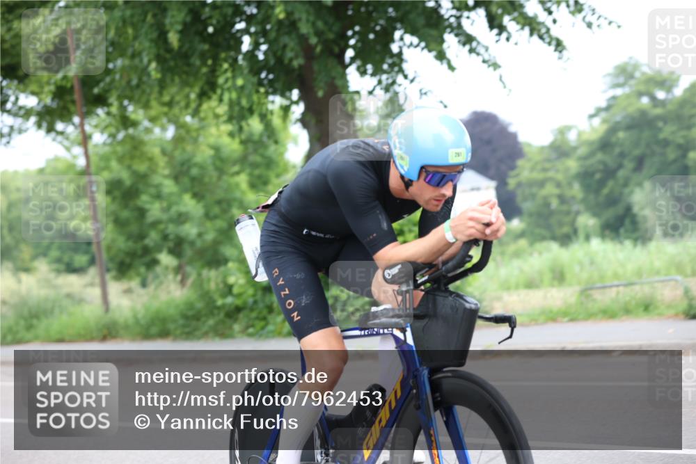 15.06.2025 - 7 Türme Triathlon Yannick Fuchs http://msf.ph/oto/7962453 15.06.2025 11:02:54 Radfahren 261 meine-sportfotos.de