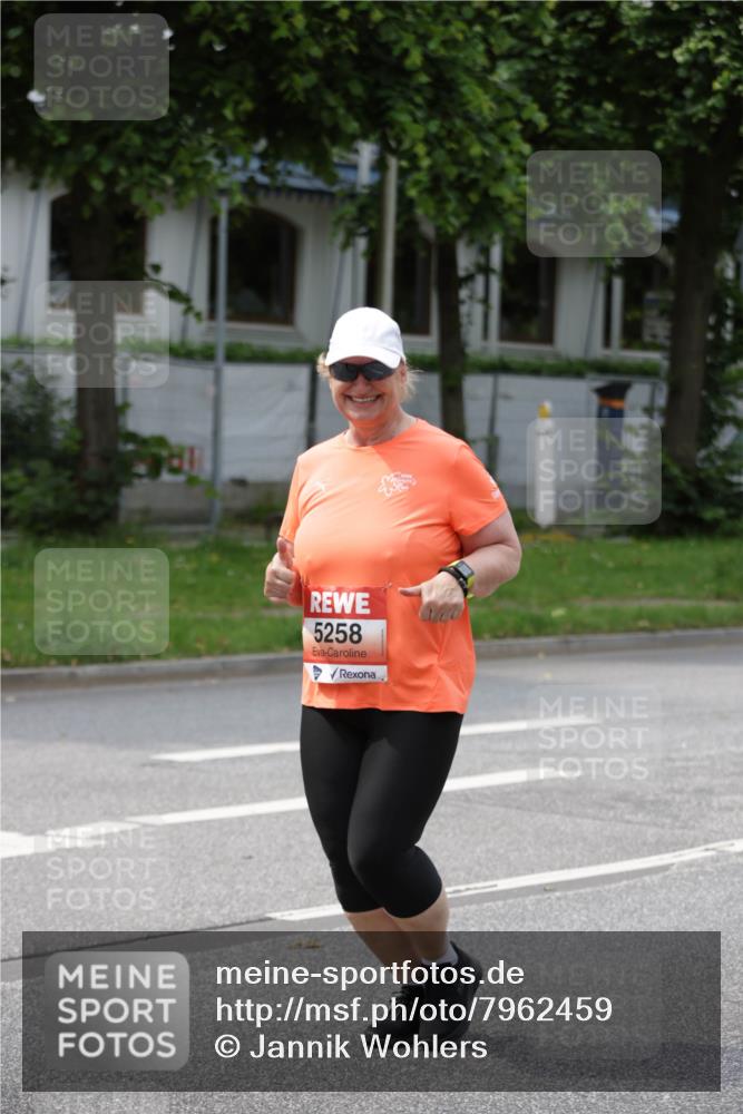 15.06.2025 - REWE Women's Run Jannik Wohlers http://msf.ph/oto/7962459 15.06.2025 09:46:59 Laufen 5258 meine-sportfotos.de