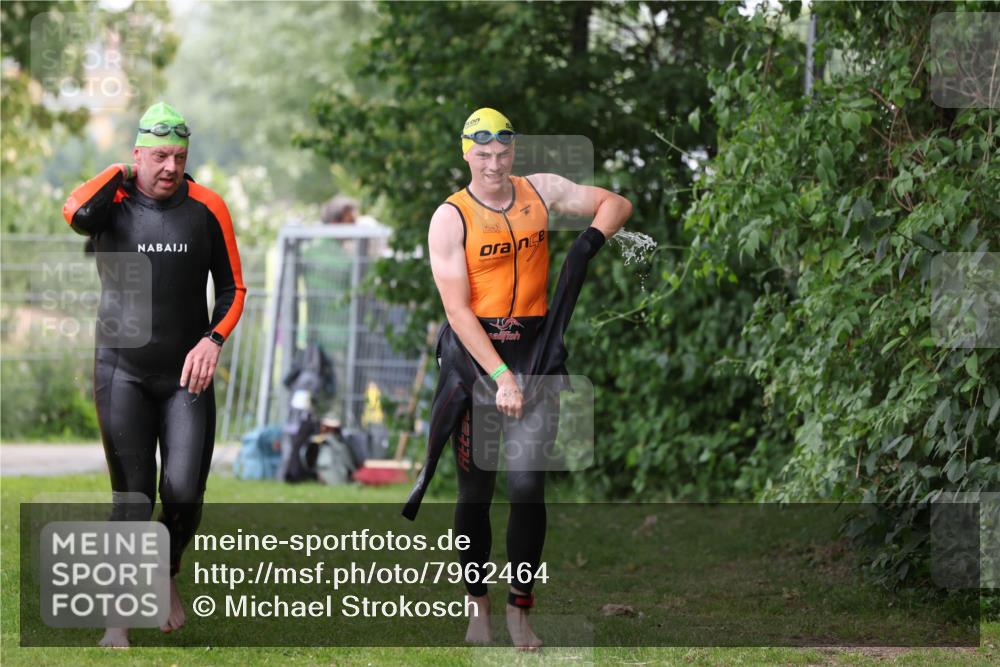 15.06.2025 - 7 Türme Triathlon Michael Strokosch http://msf.ph/oto/7962464 15.06.2025 12:14:49 Schwimmen 375, 448, 477, 504, 651, 655 meine-sportfotos.de
